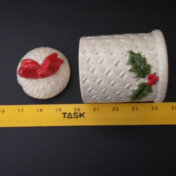 Otagiri Handcrafted in Japan Holly Berry & Bow Jam Jar w/ Lid 5 1/2" Tall - Picture 5 of 6